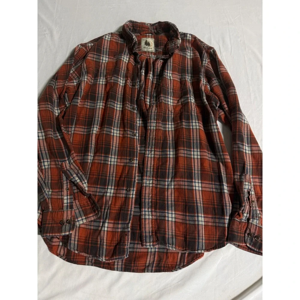 GH Bass Mens Flannel Shirt Large Red Navy Plaid Cotton Button Down Flaw
